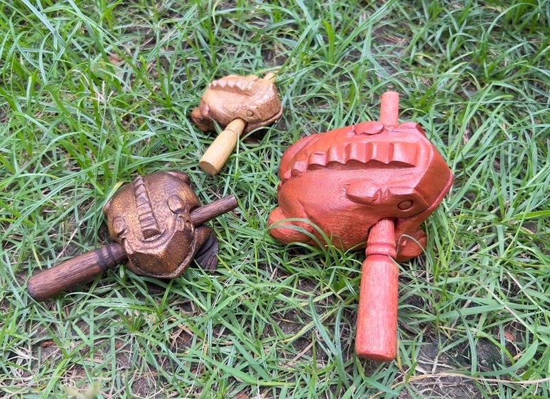 RATREE 888 Guiros Percussion Instruments Wooden Frog wooden frog musical instrument 3 Pieces Set of 4 Inch Frog, 3 Inch Frog, and 2.25-2.75 Inch Frog Home Decor (Brown/Dark Brown/Natural Color) - Image 5